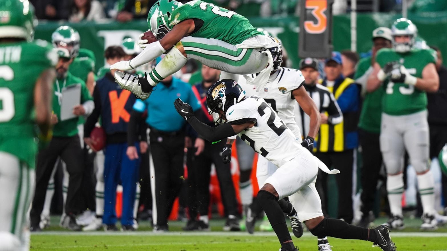 Saquon Barkley hurdling