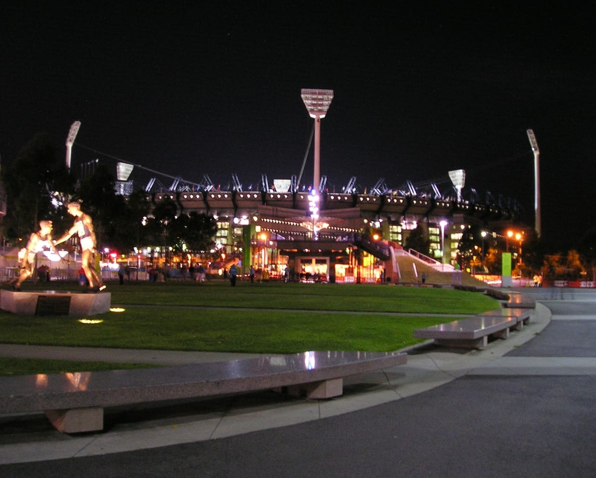 Week 1 Melbourne: Dat's It threw a party, Twomp sat Deebo